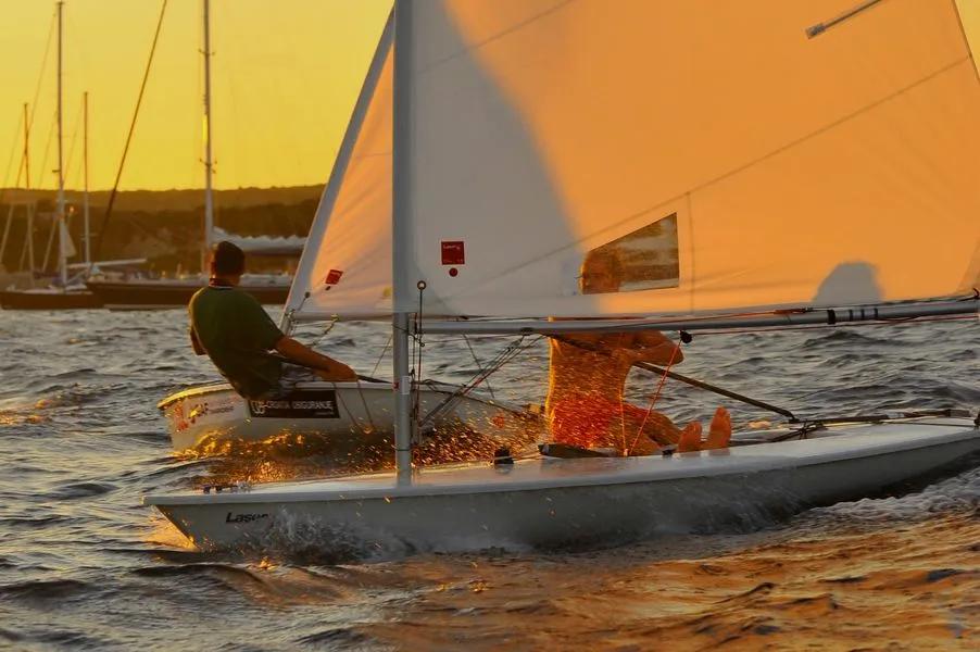 Cours de dériveur pour groupe à bonifacio