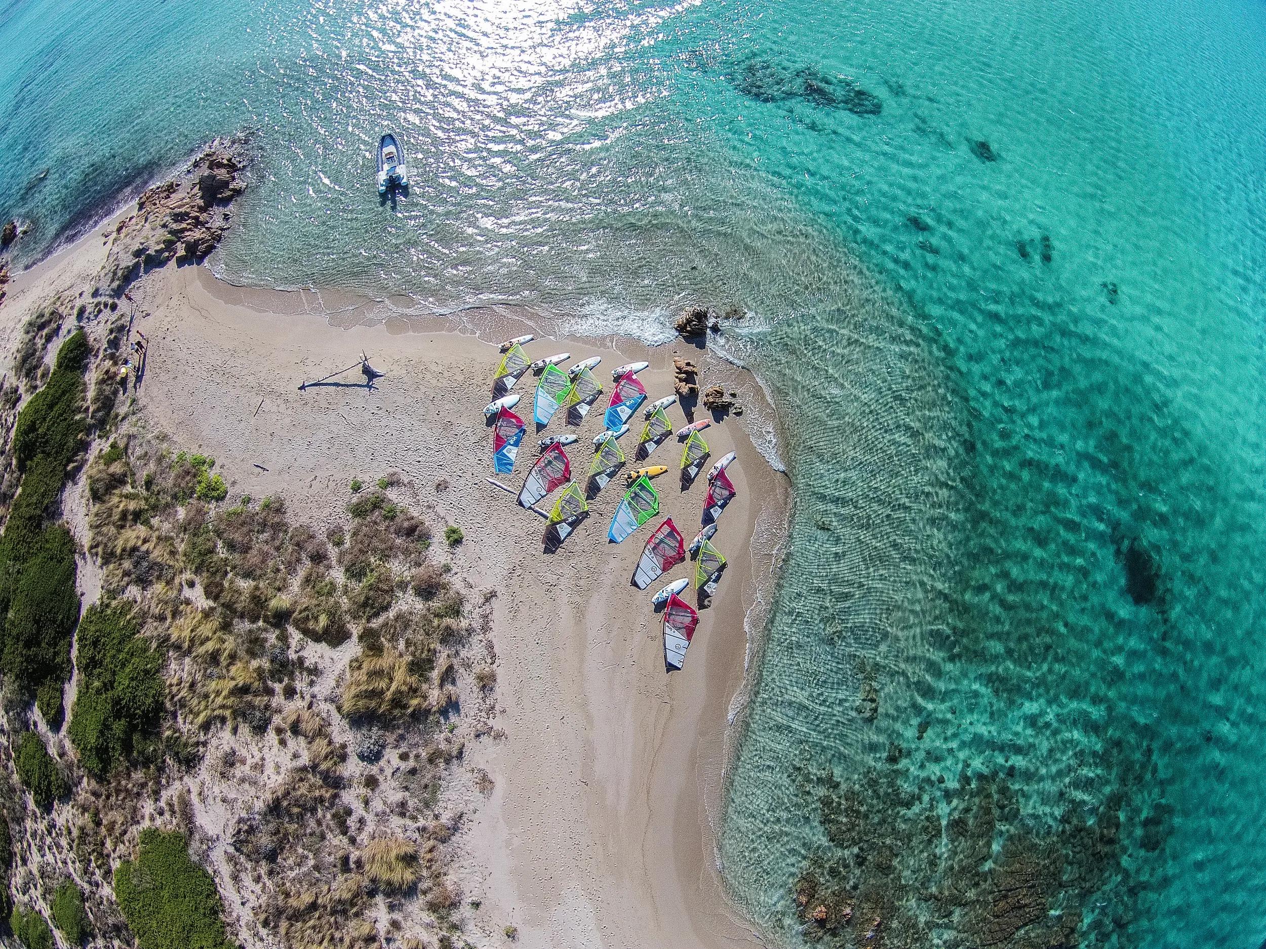 Faire de la voile dans les Bouches de Bonifacio