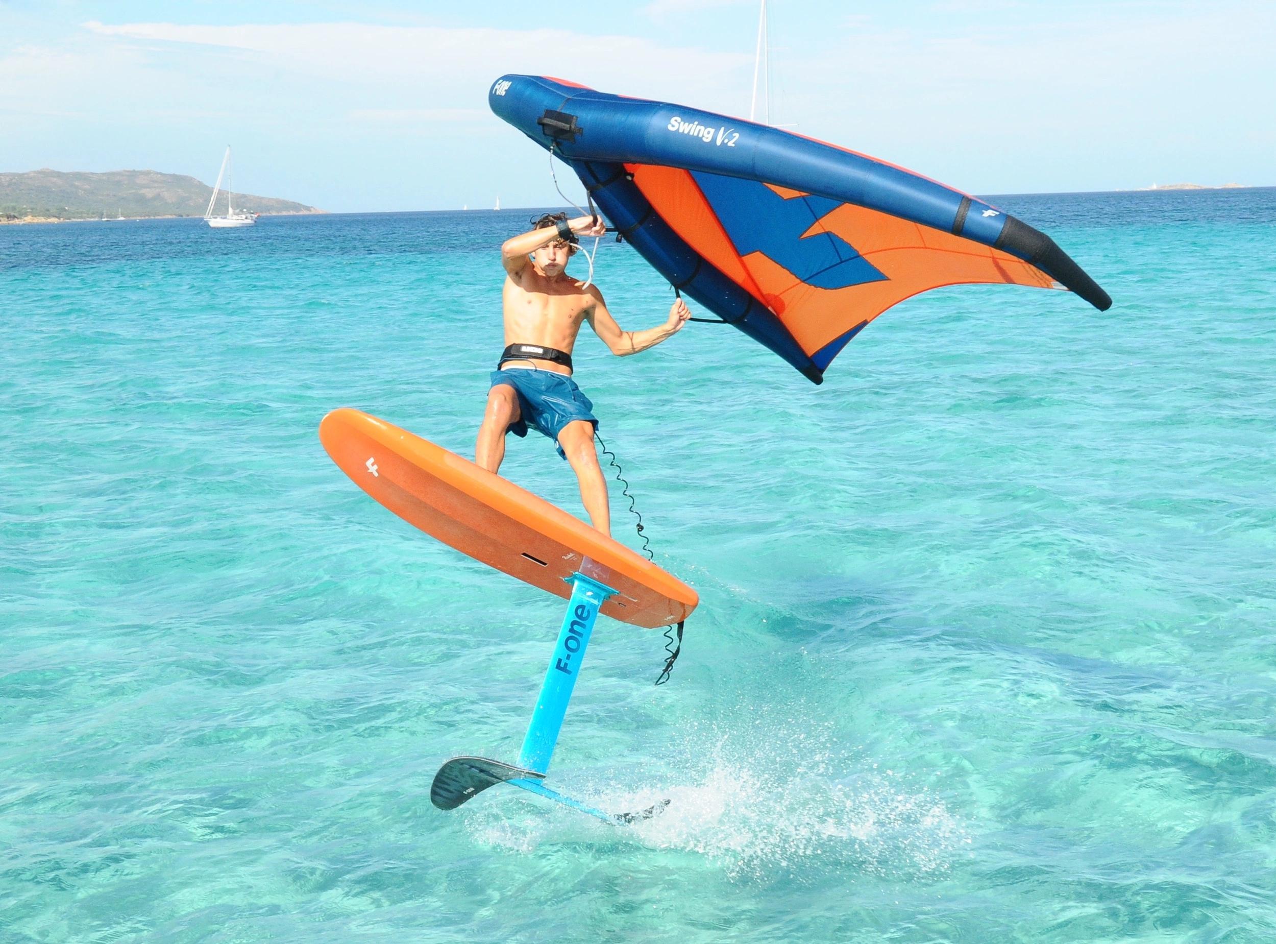 Cours de wingfoil en Corse du Sud