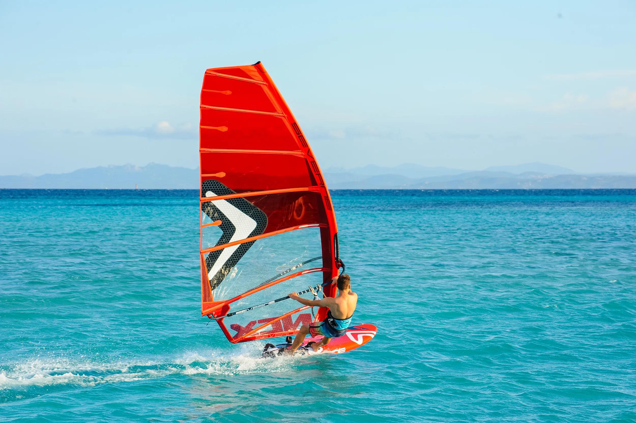 Pratiquer la voile en toute sécurité à Bonifacio